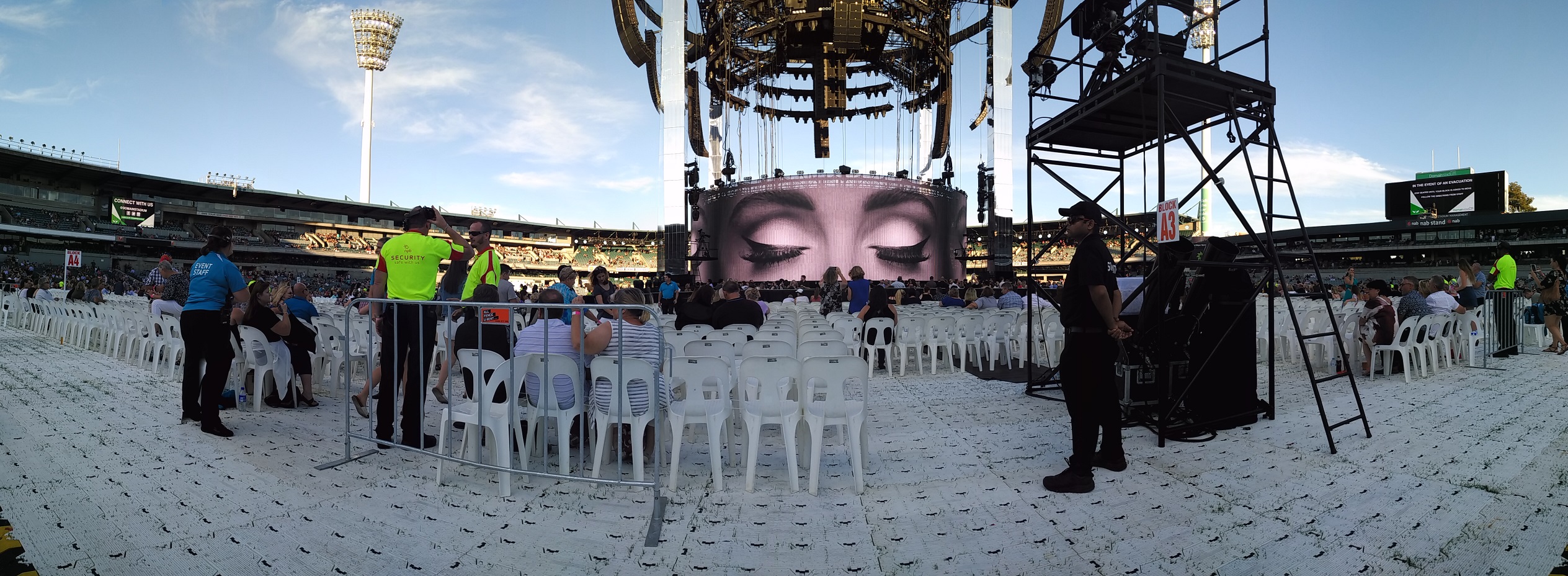 adele 2017 concert stage